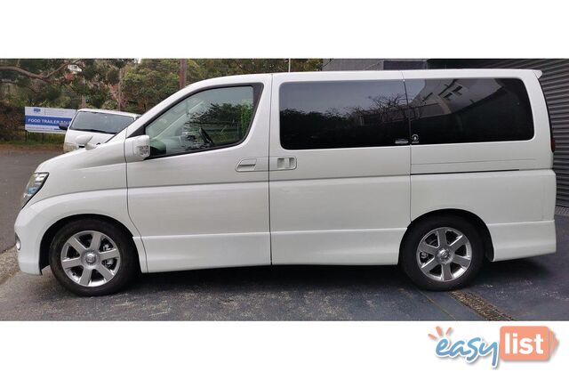 2010 NISSAN ELGRAND   OTHERCAR