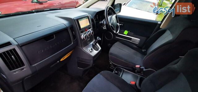 2010 MITSUBISHI DELICA D:5  -