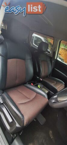 2010 NISSAN ELGRAND HIGHWAY STAR  COMMERCIAL