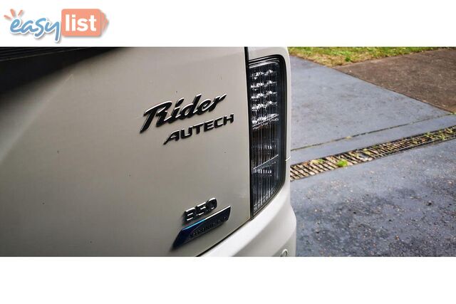 2011 NISSAN ELGRAND   OTHERCAR