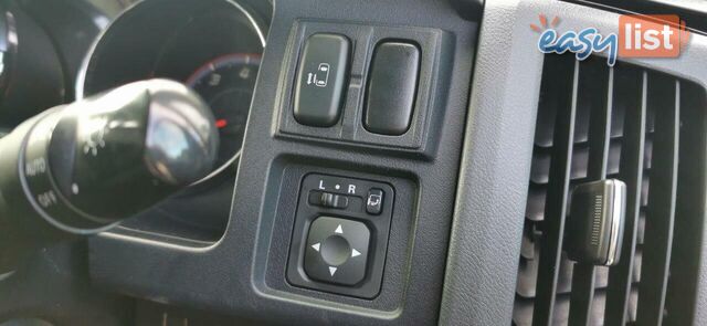 2009 MITSUBISHI DELICA D:5  -