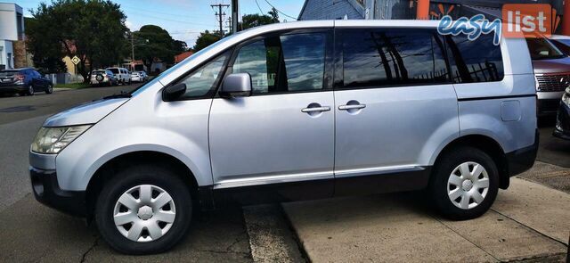 2009 MITSUBISHI DELICA D:5  -