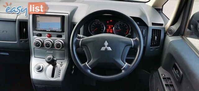 2009 MITSUBISHI DELICA D:5  -