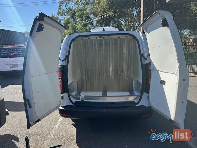 2018 HYUNDAI ILOAD 3S TWIN SWING TQ4 MY19 4D VAN