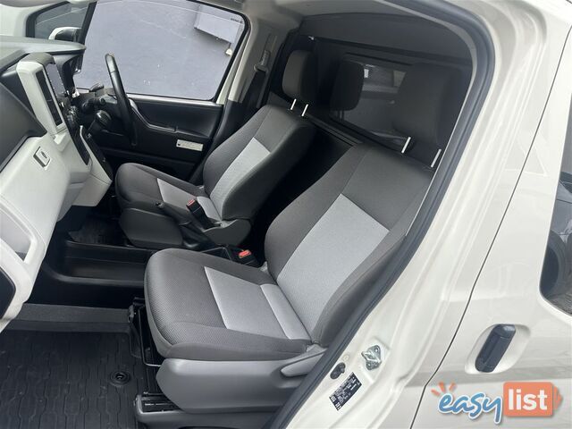 2021 TOYOTA HIACE LWB 4 DOOR OPTION GDH300R VAN