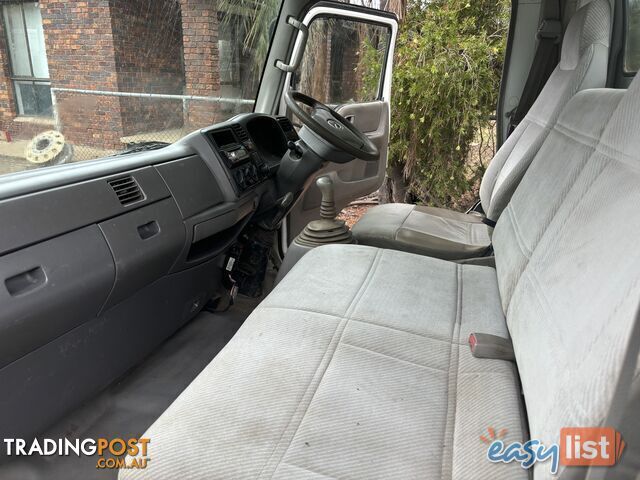 2001 MAZDA  T46000A